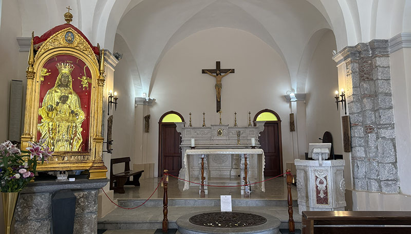 interno santuario int web viggiano