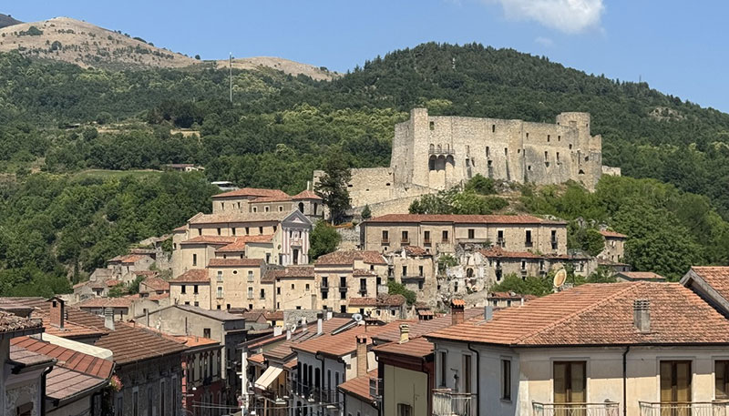 castello caracciolo int web brienza