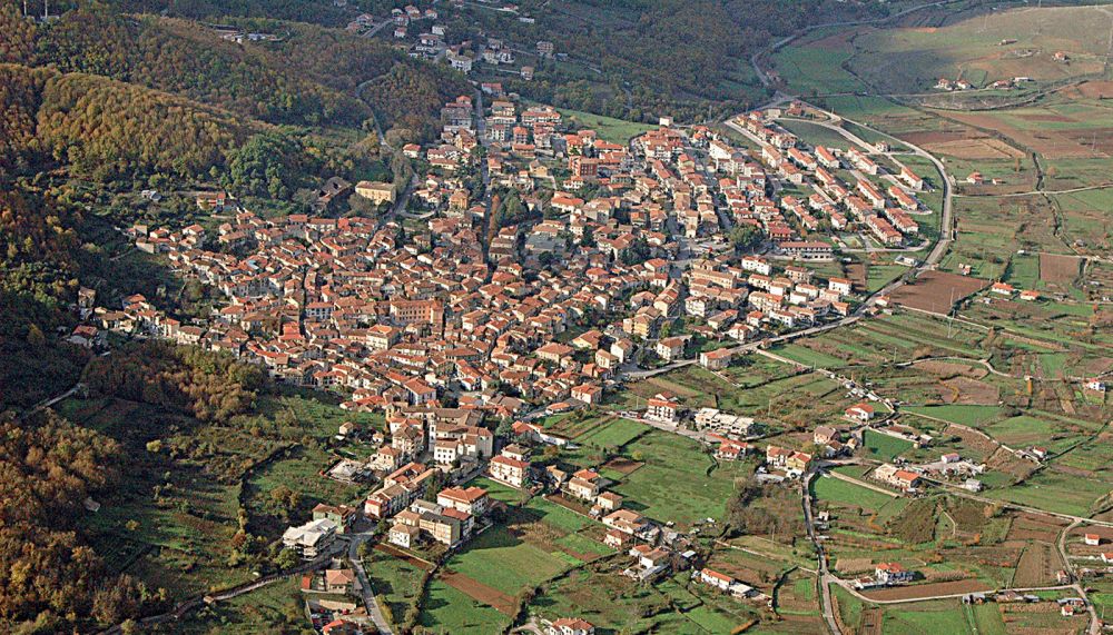 Vista dall'alto del borgo di Tramutola