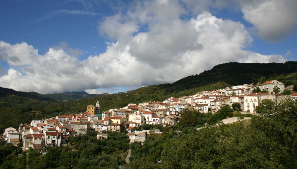 Vista panoramica del paese di Carbone