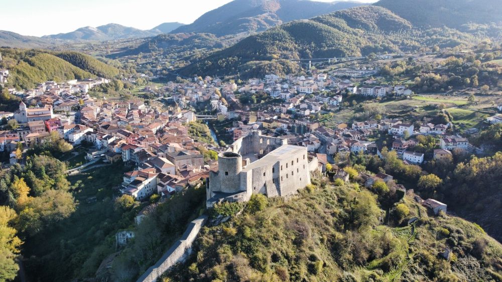 Vista panoramica dall'alto di Brienza