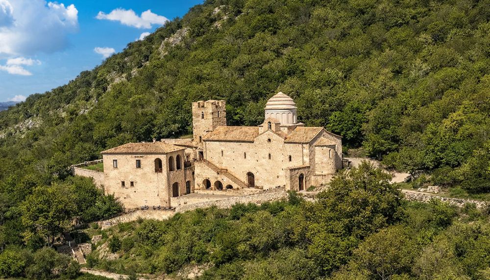 Vista Abbazia di Sant'Angelo al Raparo